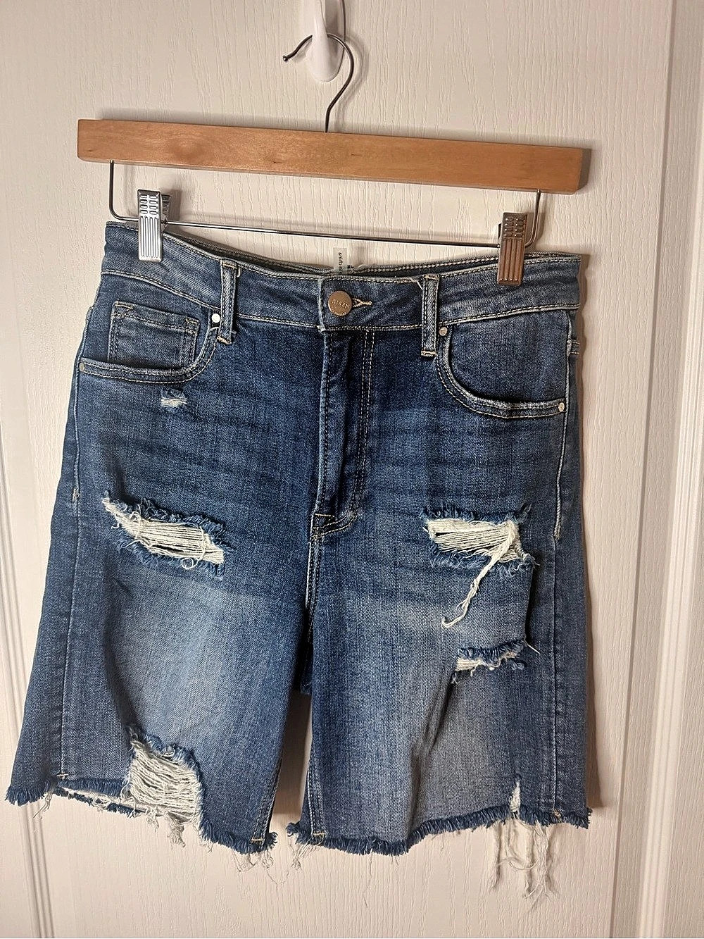Risen Women's Distressed Denim Jean Shorts Size Medium